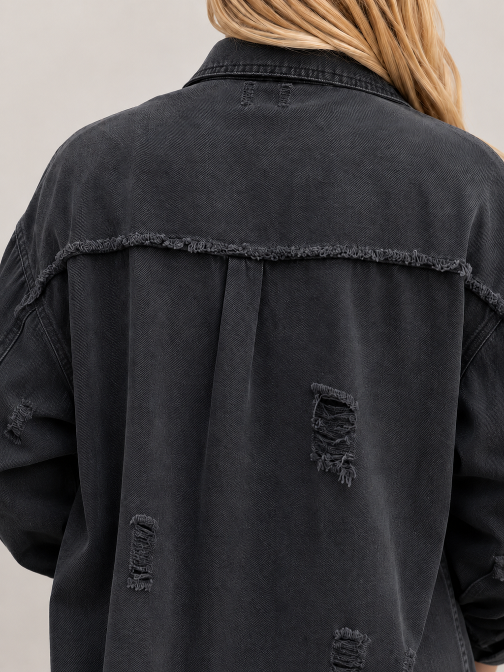 Sjoukje - Tussenjas Dames Oversized met Drukknopen en Gerafelde Zoom Urban