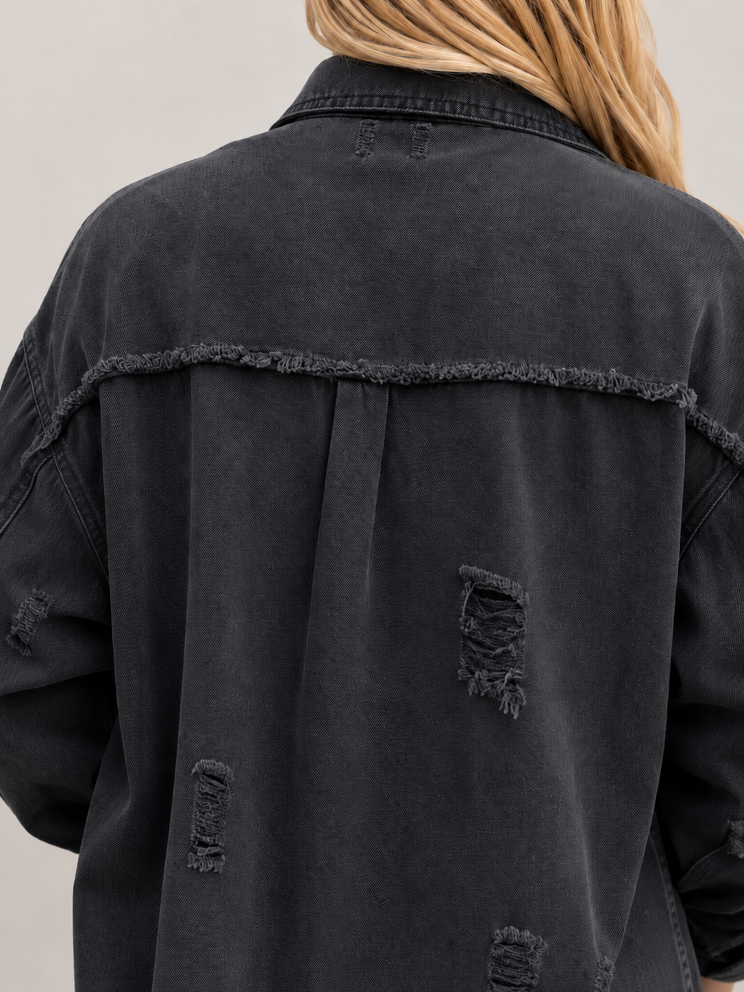 Sjoukje - Tussenjas Dames Oversized met Drukknopen en Gerafelde Zoom Urban