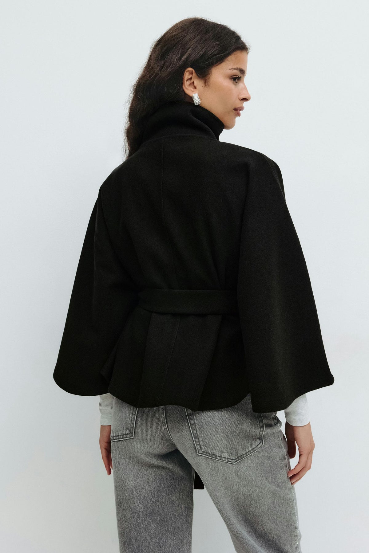 Capejas Dames Kort met Opstaande Kraag en Strikceintuur Elegant