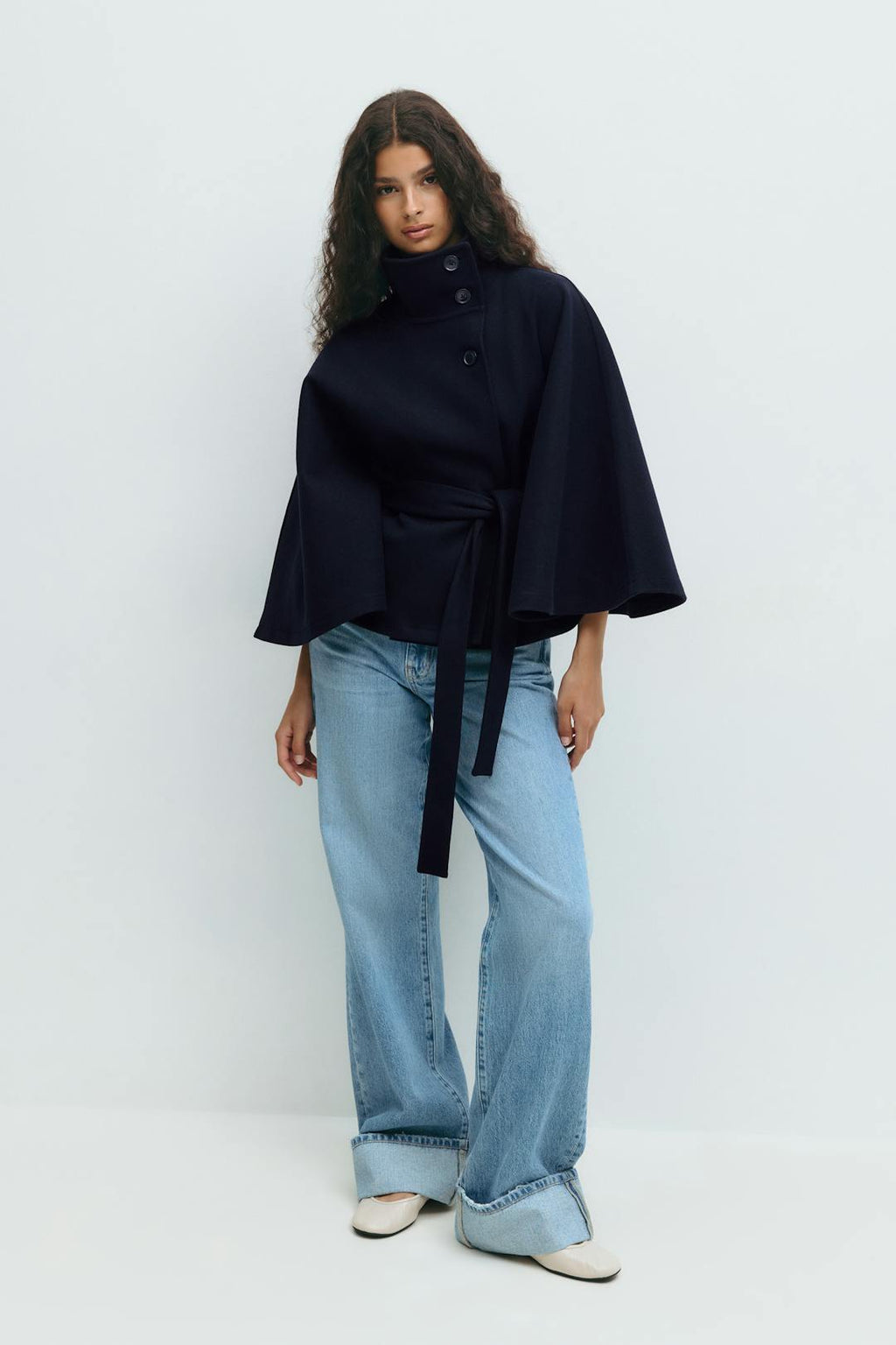 Capejas Dames Kort met Opstaande Kraag en Strikceintuur Elegant