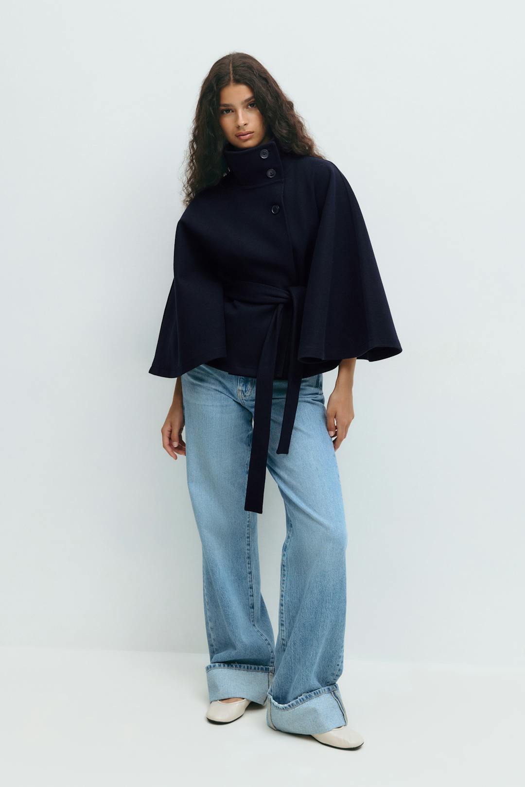 Capejas Dames Kort met Opstaande Kraag en Strikceintuur Elegant